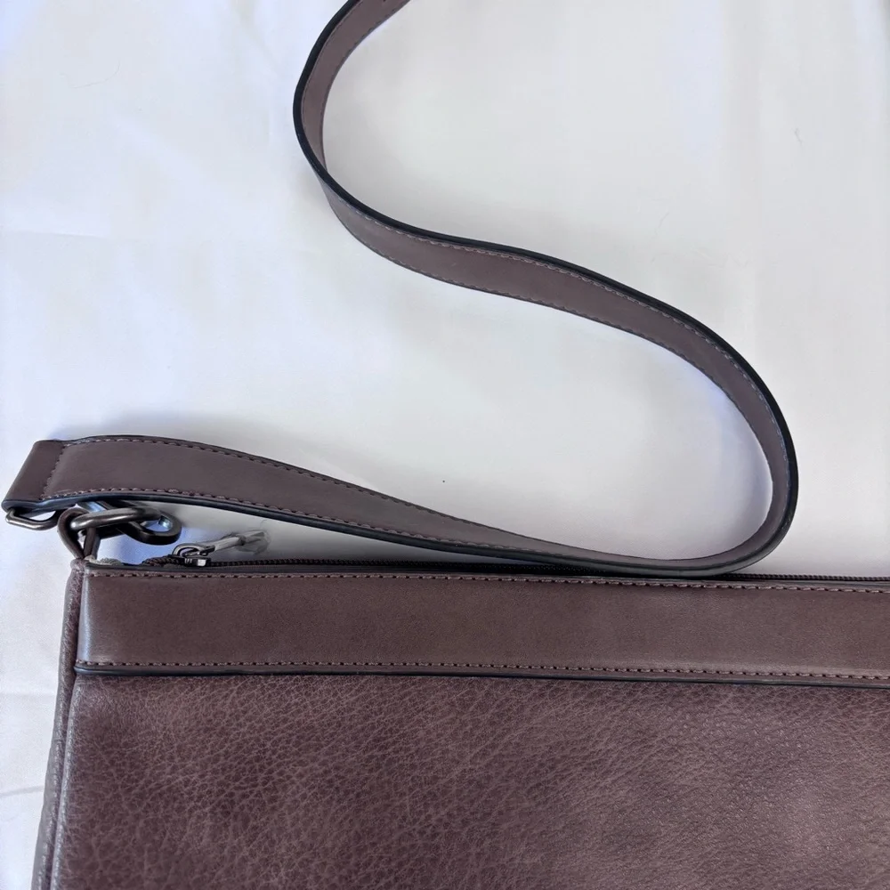 Simply Noelle Brown Messenger Bag with Adjustable Strap. Like New.